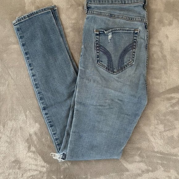 Hollister Ripped Jeans - Picture 3 of 7